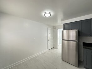 6721 N California Ave in Chicago, IL - Building Photo - Building Photo