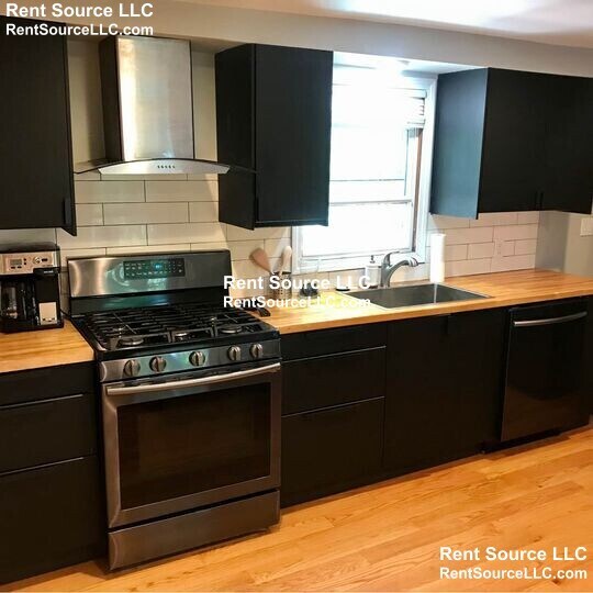 12 Stearns St, Unit 2 in Malden, MA - Building Photo - Building Photo