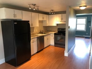794 Court St, Unit I in Keene, NH - Building Photo - Building Photo