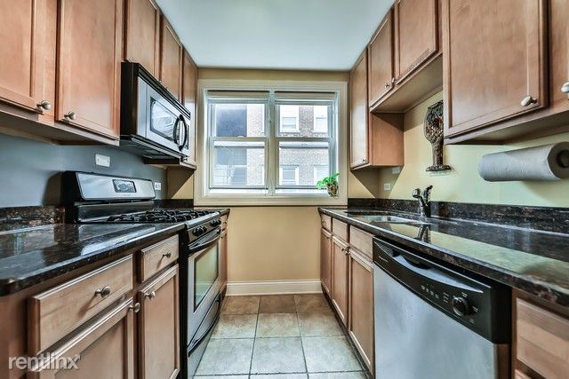 2624 W Catalpa Ave in Chicago, IL - Building Photo - Building Photo