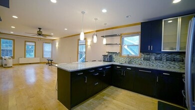 59 Oak St in Floral Park, NY - Building Photo - Building Photo