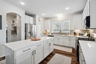 112 Allora Pl in Liberty Hill, TX - Building Photo - Building Photo