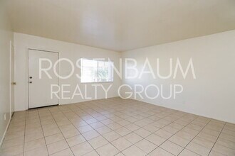 1326 N Miller Rd in Tempe, AZ - Foto de edificio - Building Photo