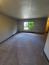 8811-8815 W Mitchell St in West Allis, WI - Building Photo - Building Photo