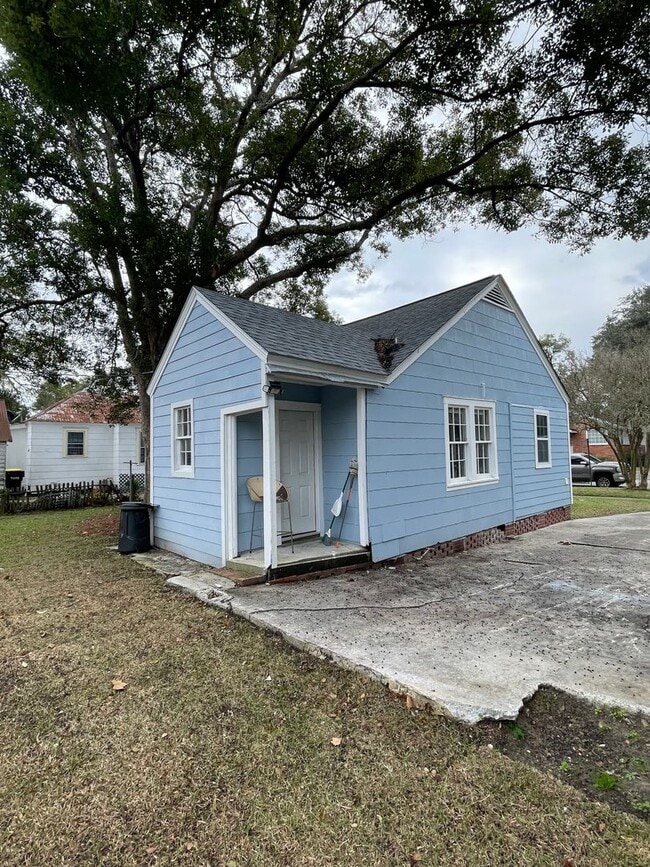 1216 E 37th St in Savannah, GA - Foto de edificio - Building Photo