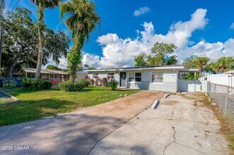 416 Margie Ln in Daytona Beach, FL - Foto de edificio - Building Photo