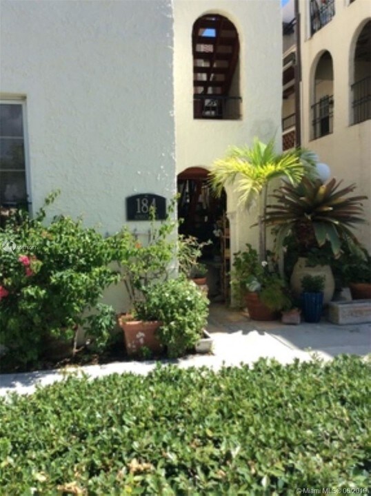 184 Sunset Ave-Unit -28 in Palm Beach, FL - Building Photo