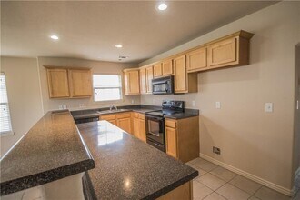 912 Oakwood Ln in Centerton, AR - Building Photo - Building Photo