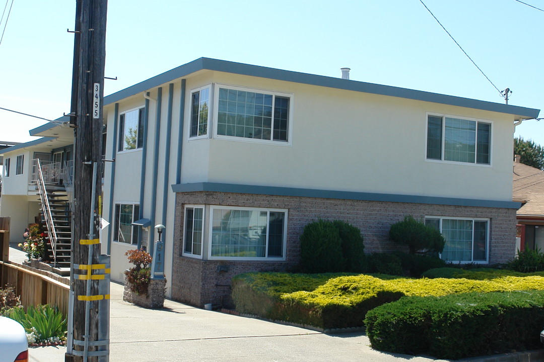 917 Liberty St in El Cerrito, CA - Building Photo