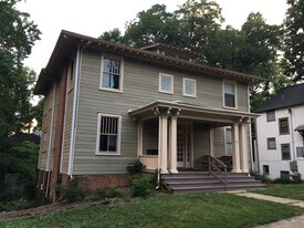 221 South Princeton Cir, Unit 1 in Lynchburg, VA - Building Photo