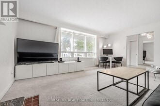 11 Greenbriar Rd in Toronto, ON - Building Photo - Building Photo