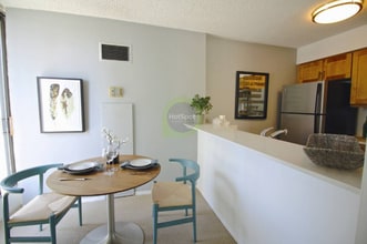 774 N Dearborn St in Chicago, IL - Building Photo - Building Photo