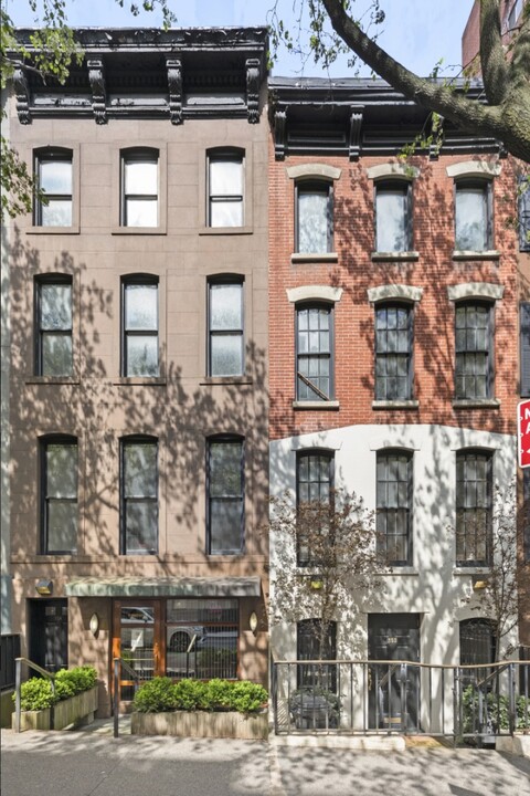 353 E 62nd St in New York, NY - Building Photo