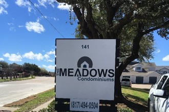 Meadows Condos in Lewisville, TX - Building Photo - Building Photo