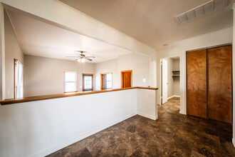 908 S Maple St in Siloam Springs, AR - Building Photo - Building Photo