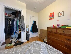 65 Fairbanks St, Unit 2 in Boston, MA - Foto de edificio - Building Photo