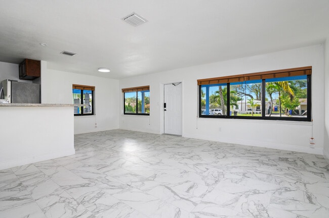 233 SW 21st St in Fort Lauderdale, FL - Building Photo - Building Photo