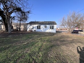 6800 NW 39th Expy in Bethany, OK - Building Photo - Building Photo