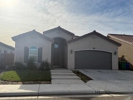 882 Diamante Ln in Madera, CA - Building Photo