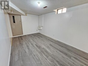 20 Karen Miles Crescent in Markham, ON - Building Photo - Building Photo
