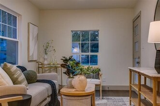 1122 Wilbur St in Dallas, TX - Building Photo - Building Photo