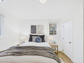 680 42nd St, Unit B in Oakland, CA - Building Photo - Building Photo