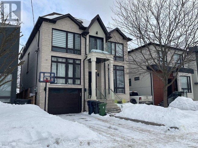 89 Cadorna Ave in Toronto, ON - Building Photo - Building Photo