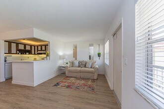 60 Woodland Dr in Vero Beach, FL - Building Photo - Building Photo