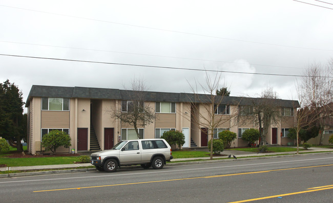 Whitworth Apartments in Sumner, WA - Building Photo - Building Photo