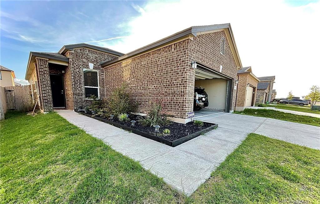 13812 Benjamin Harrison St in Manor, TX - Building Photo