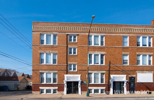 property at 1548 N Homan Ave.