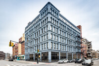 138 Broadway in Brooklyn, NY - Foto de edificio - Primary Photo