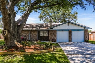 2238 George Wythe Rd in Orange Park, FL - Building Photo