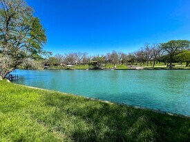 2093 Kuehler Ave in New Braunfels, TX - Building Photo