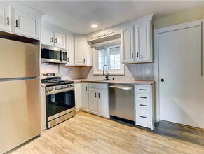 213 4th Ave, Unit Floor #2 in Hawthorne, NJ - Building Photo - Building Photo