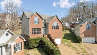 1121 Holt Hills Pl in Nashville, TN - Building Photo
