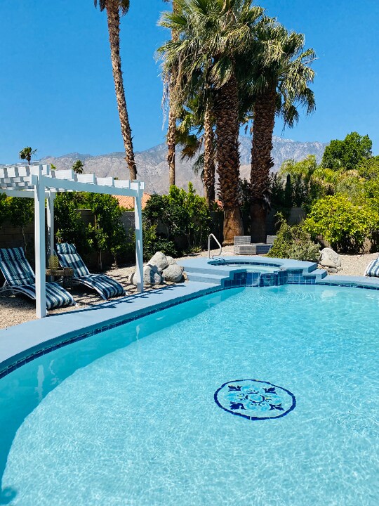 1479 E Francis Dr in Palm Springs, CA - Building Photo