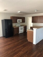 18336 Crestwind Ln in Elgin, TX - Building Photo - Building Photo