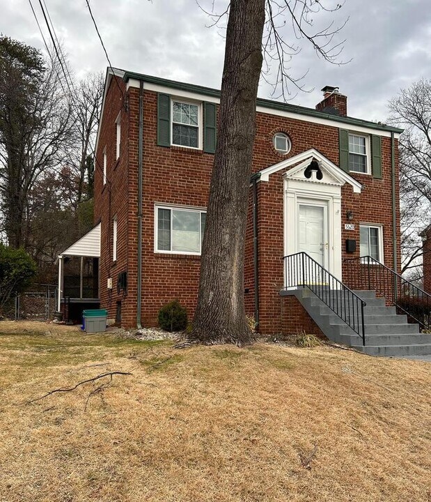 5620 Hawthorne St in Cheverly, MD - Building Photo