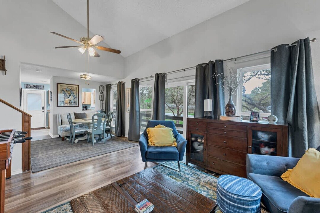 1142 Amanda in Canyon Lake, TX - Building Photo