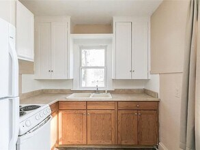 1356 G Ave NE in Cedar Rapids, IA - Building Photo - Building Photo
