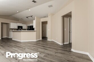 210 Bloxam Ave in Clermont, FL - Building Photo - Building Photo