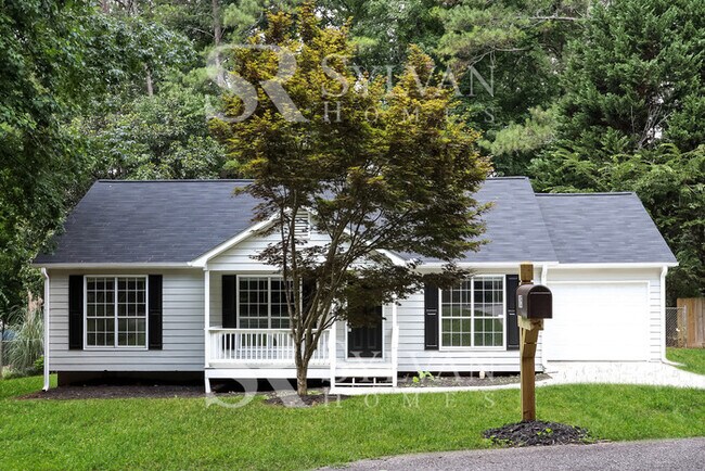 105 Woodridge Dr in Stockbridge, GA - Building Photo - Building Photo