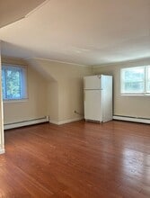 68 Winges Ave in Patchogue, NY - Foto de edificio - Building Photo