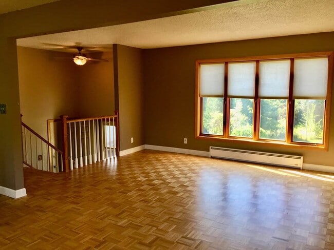 728 Green Briar Rd in Hudson, WI - Building Photo - Building Photo