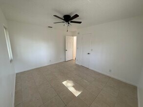 4163 42nd Ave S in Lake Worth Beach, FL - Foto de edificio - Building Photo