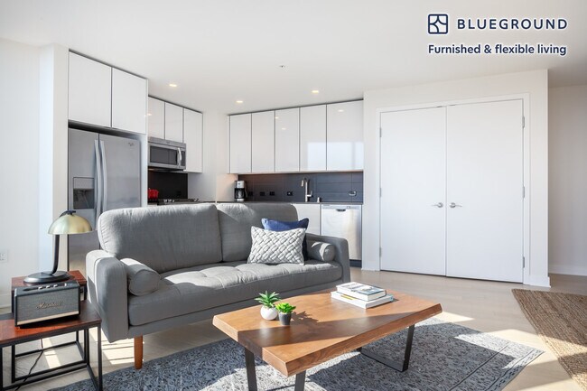 340 Fremont St in San Francisco, CA - Building Photo - Building Photo