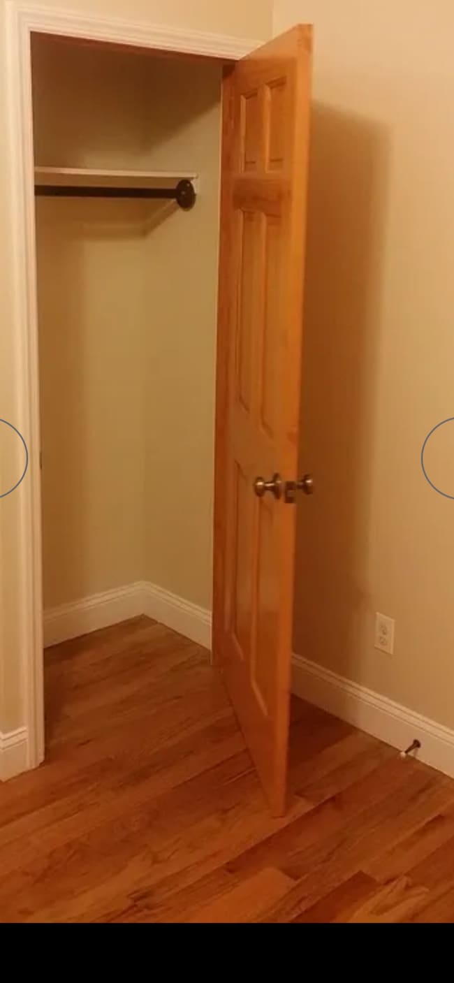 400 Eldert Lane, Unit One Bedroom in Brooklyn, NY - Building Photo - Building Photo