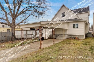 109 E Broadway in Monett, MO - Building Photo - Building Photo