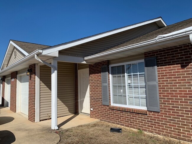 property at 15548 Trailside Ln